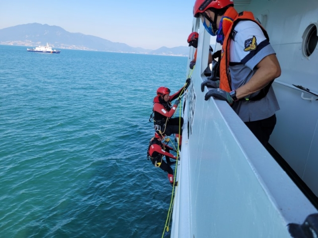 30�� ���� ������ �����ؼ����� �α� �ػ󿡼� �ؾ����� ����ϱ� ���� �ǽ��� ���������ؾ����û�� ���Ρ������� �յ� ������� �⺻�Ʒ�(FTX)�� ��� (1).jpg