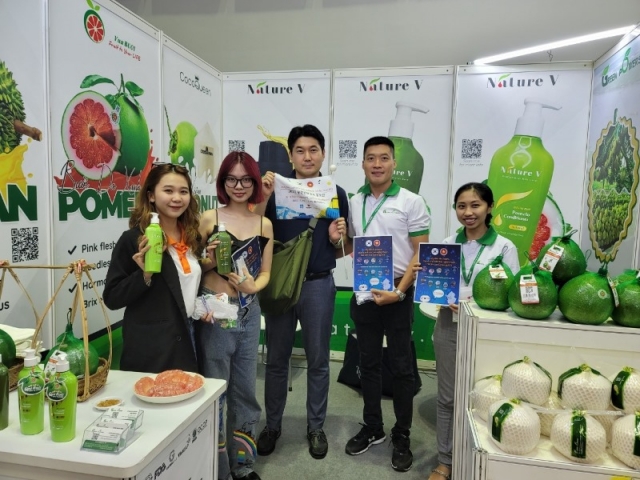 1-5. ��Ʈ�� ȣġ�������Ǽ��Ϳ��� ���� 2022 ��Ʈ��Ǫ��ڶ�ȸ���� ��õ�� �����ڿ��� ȫ���ߴ�.jpg