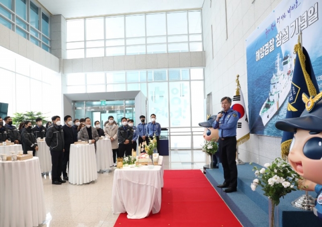 ������ ���������ؾ����û���� 23�� û�� 1�� �κ񿡼� ���� ��69�ֳ� �ؾ���� â�� ����� ��翡�� ���縦 �ϰ� �ִ� (1).JPG