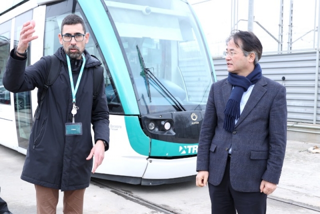 1-3. Ʈ�����ҽ� �湮.jpg