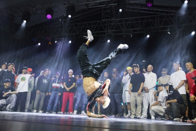 1-7. �� ������ ������ 10�� ��õ���籤�忡�� ���� ��7ȸ ��õ������̴�ȸ �󸷽� ���뿡�� ���� �߰� �ִ�.jpg