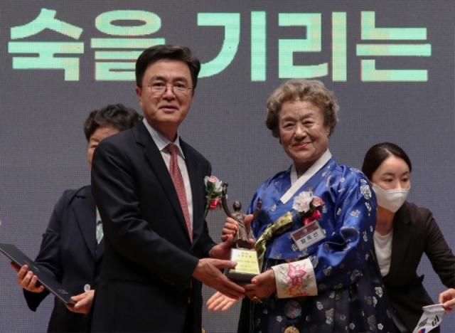 ��������(�������� �⸮�� ���� Ȳ���� ȸ��).jpg